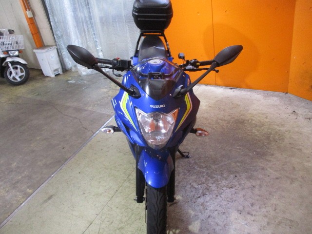 フロントから見てもこの通り状態グッド！購入時はＬＥＤ取付工賃無料ですので是非ともこの機会に！！